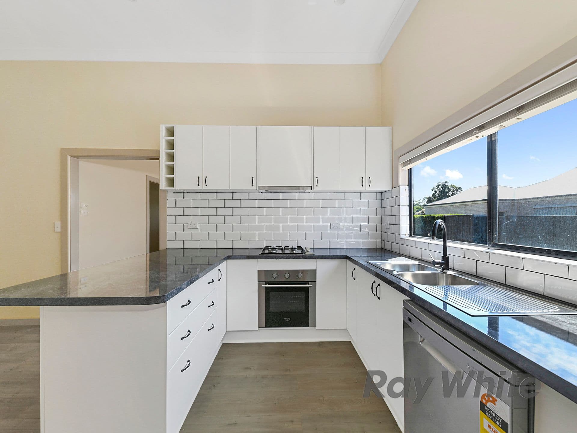3 Pella Crescent, Worrigee, Worrigee - Thumbnail 2
