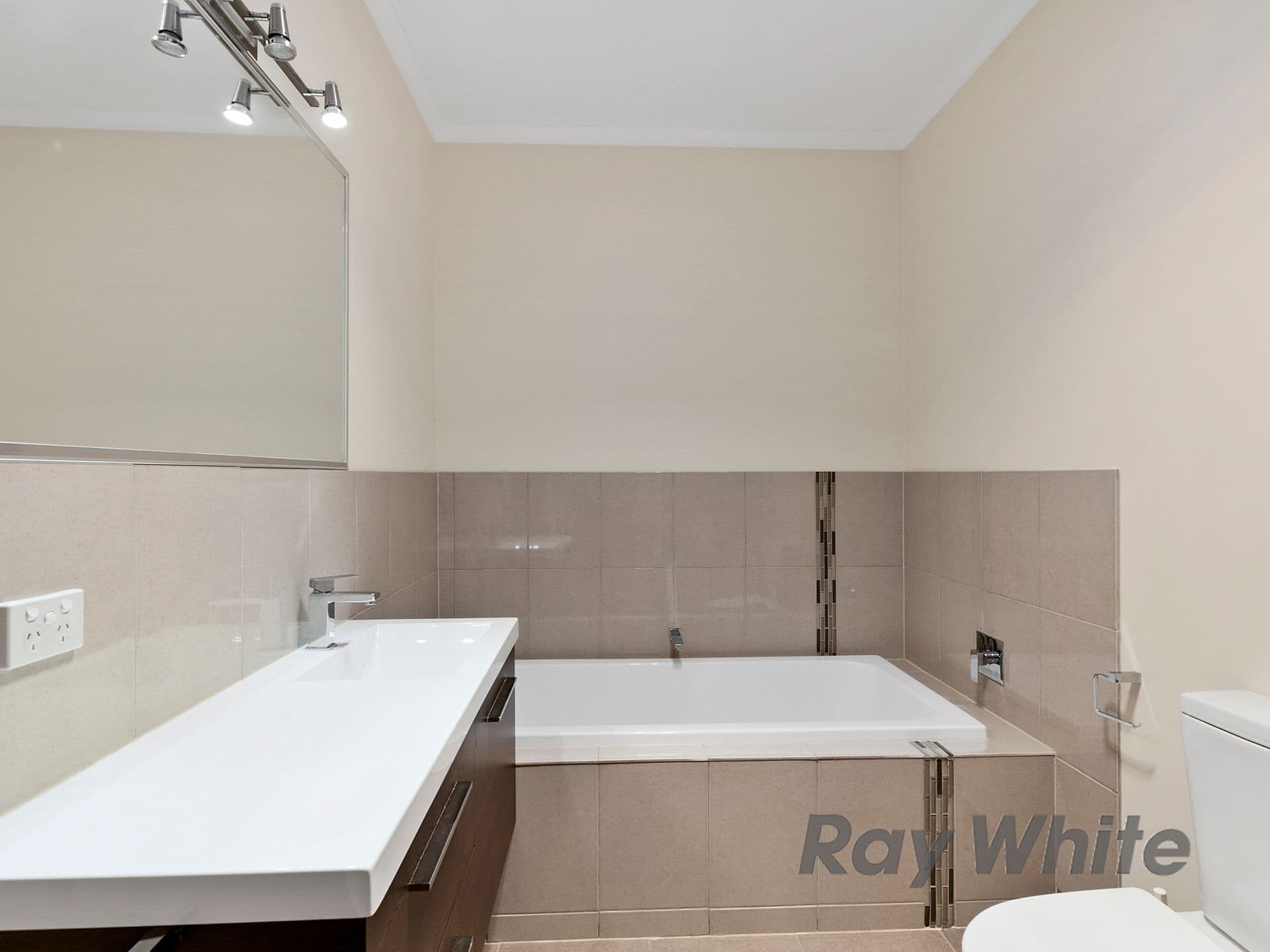 3 Pella Crescent, Worrigee, Worrigee - Thumbnail 5