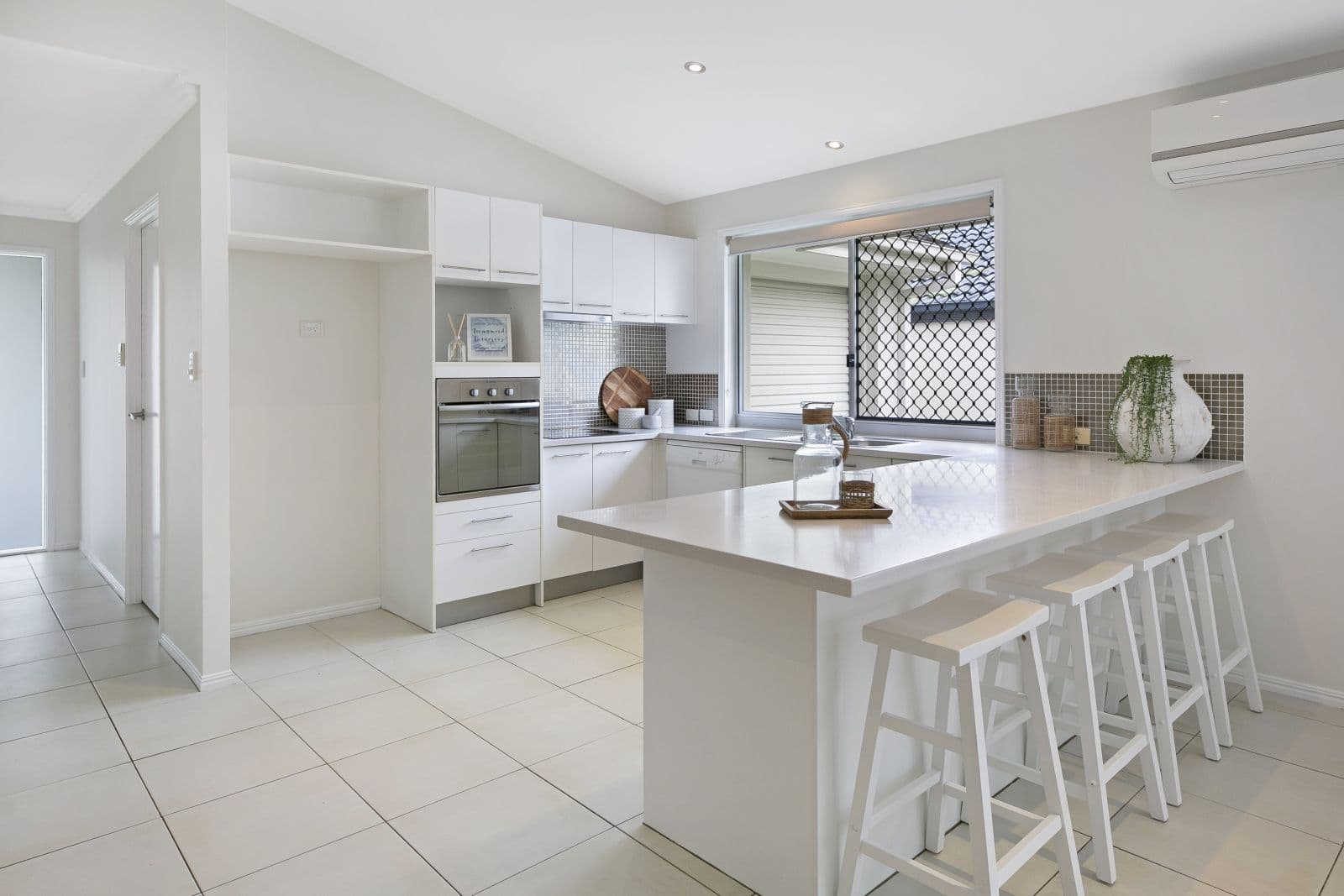 6 Oxford Court, Robina QLD 4226, Robina - Thumbnail 3