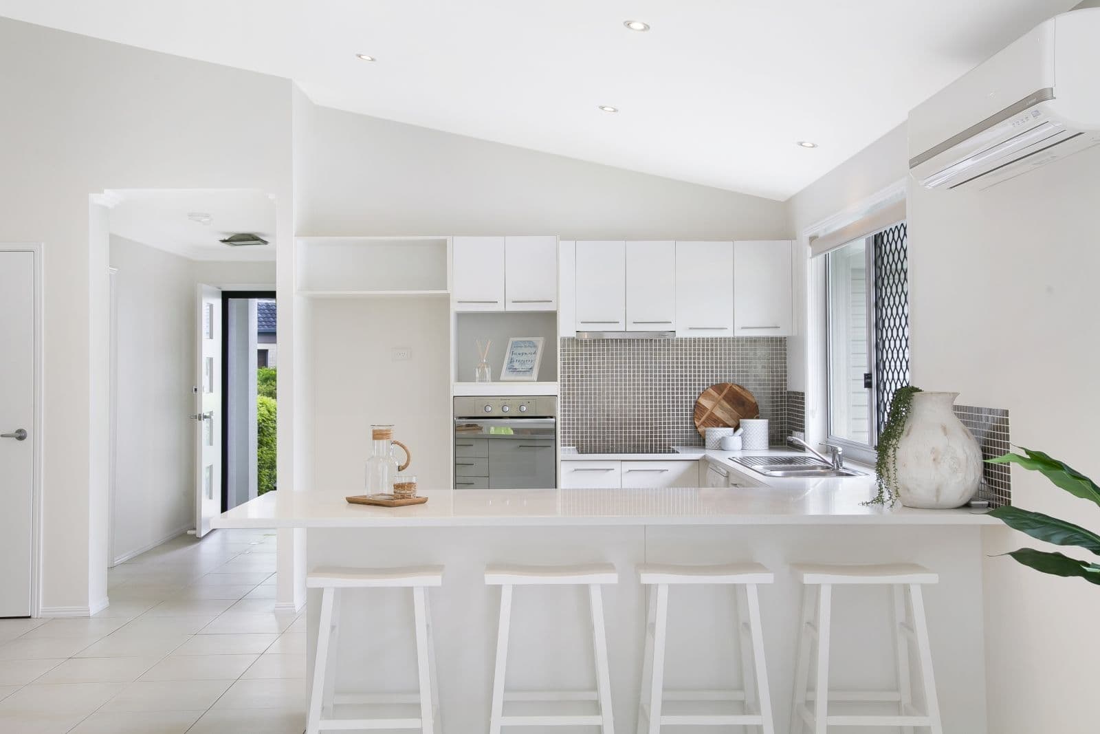 6 Oxford Court, Robina QLD 4226, Robina - Thumbnail 4