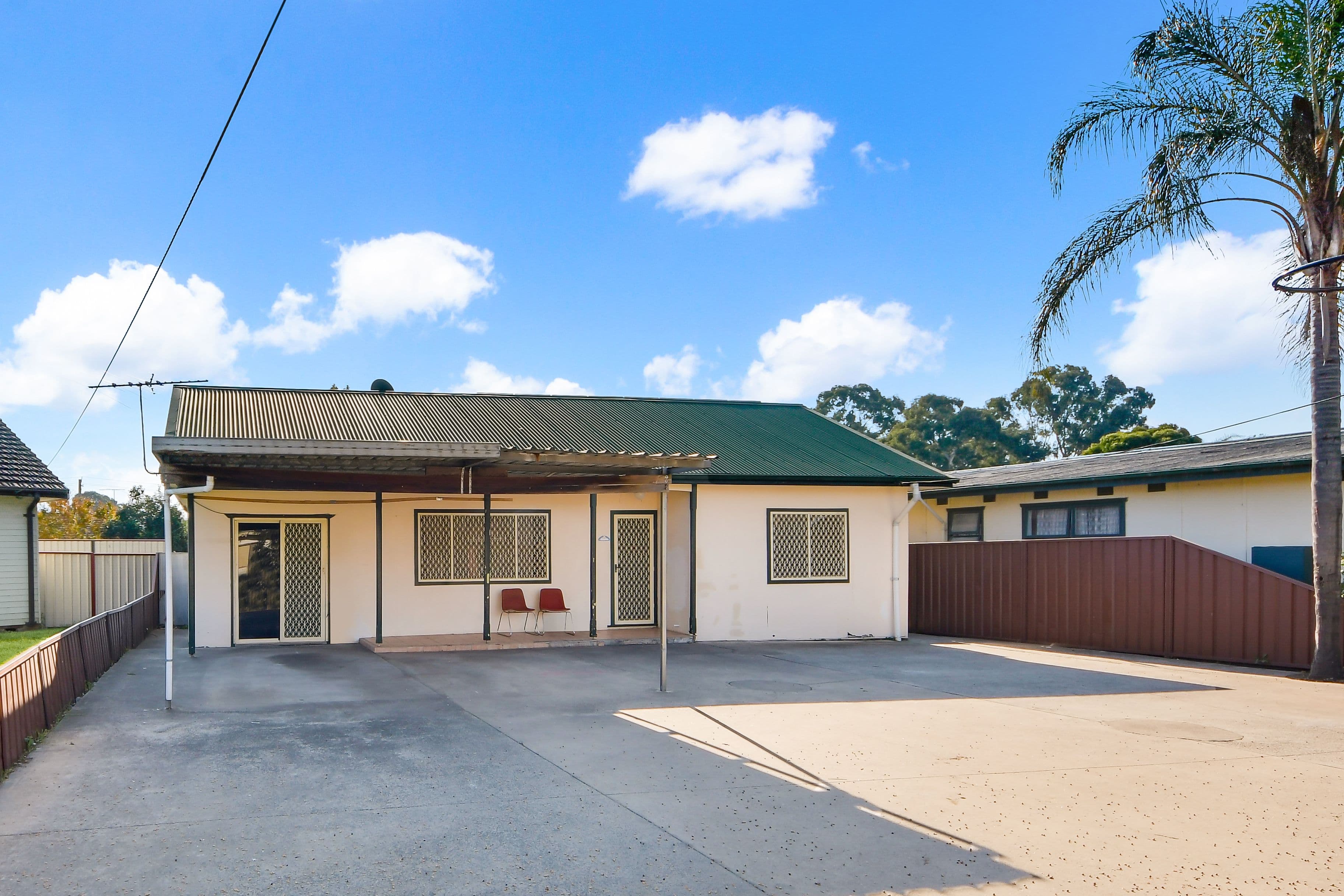 9 Annette Avenue, Ingleburn - Image 1