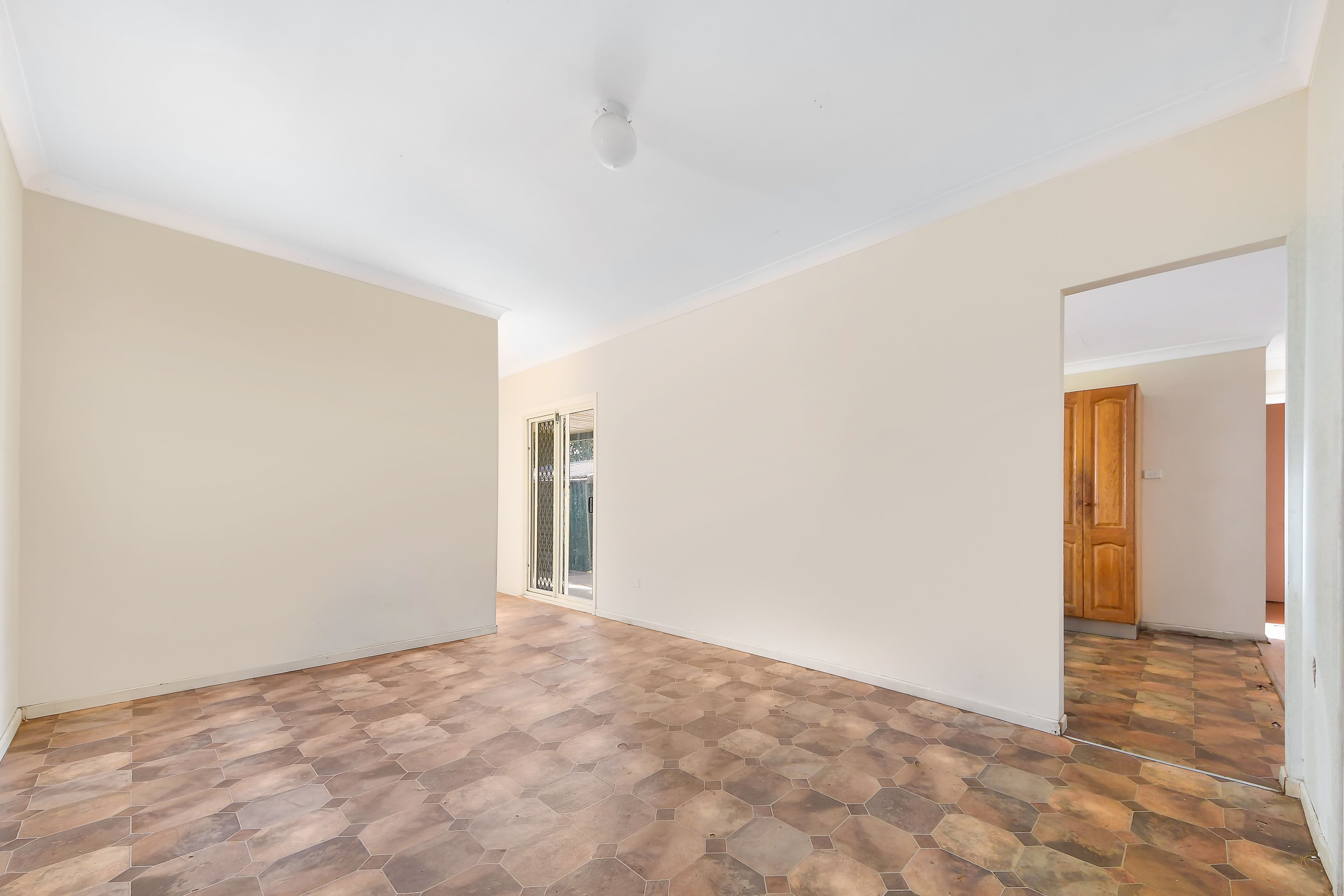 9 Annette Avenue, Ingleburn - Thumbnail 3
