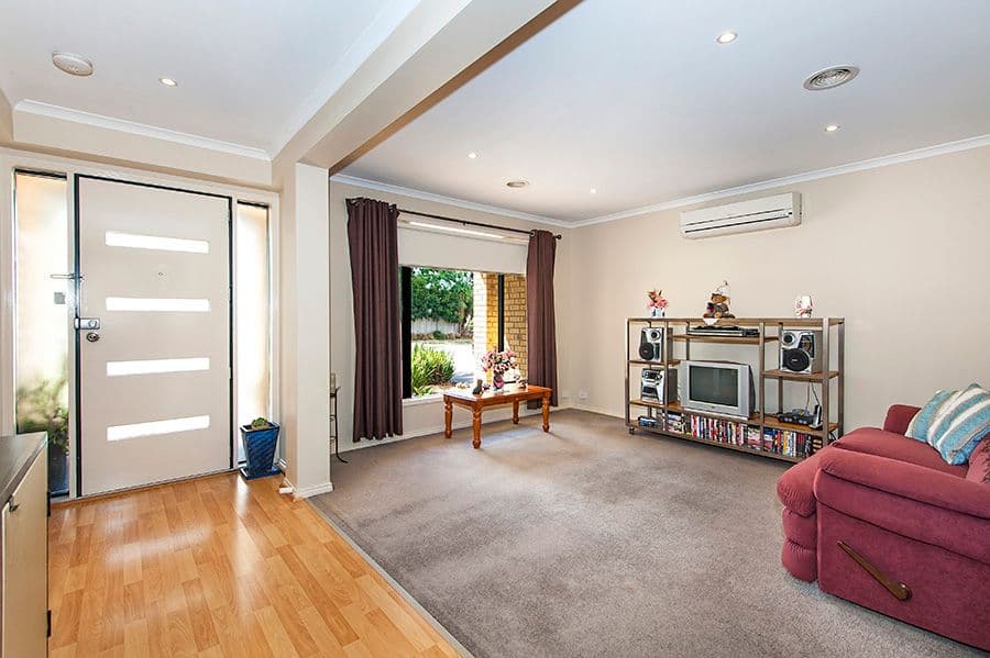6 Montsalvat Street, DOREEN VIC 3754, Doreen - Thumbnail 2