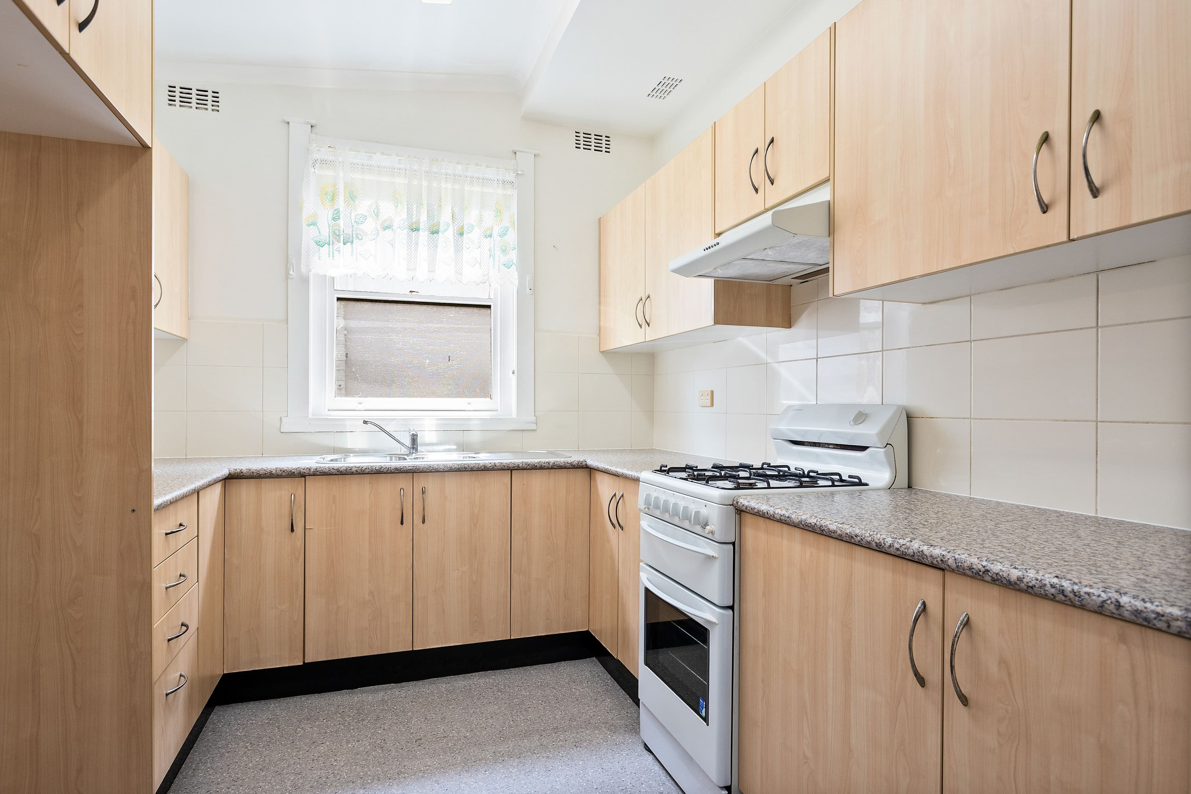 27 Lily Street, Hurstville NSW 2220, Hurstville - Thumbnail 8