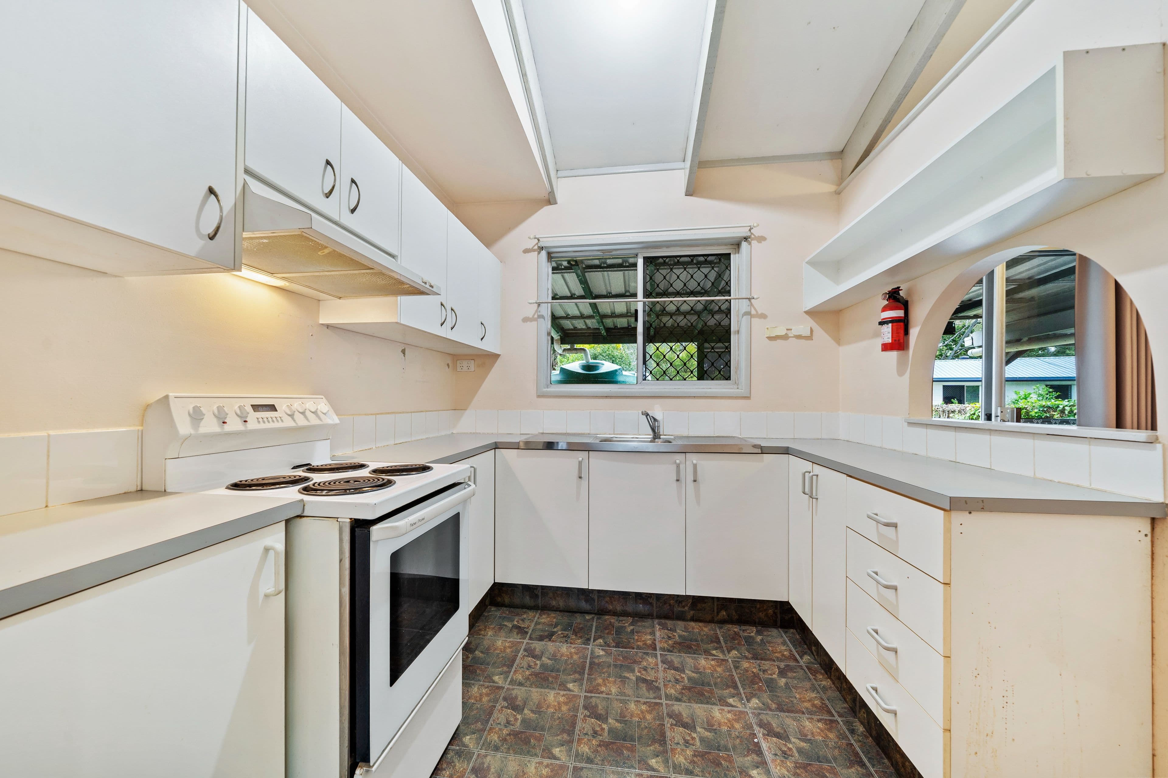 18 Parkland Court, Eagleby QLD 4207, Eagleby - Thumbnail 2