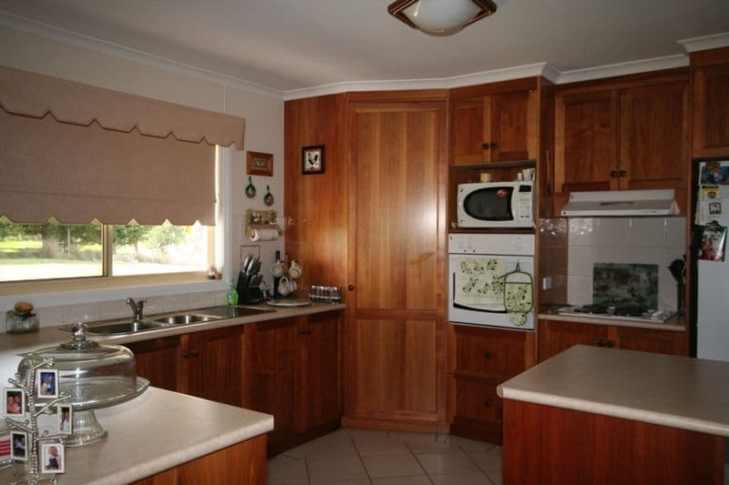 69 Marks Crescent, OBERON NSW 2787, Oberon - Thumbnail 3