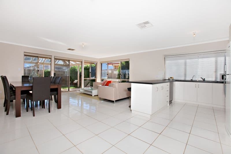 25 Henley Circuit, SEAFORD RISE SA 5169, Seaford Rise - Thumbnail 3