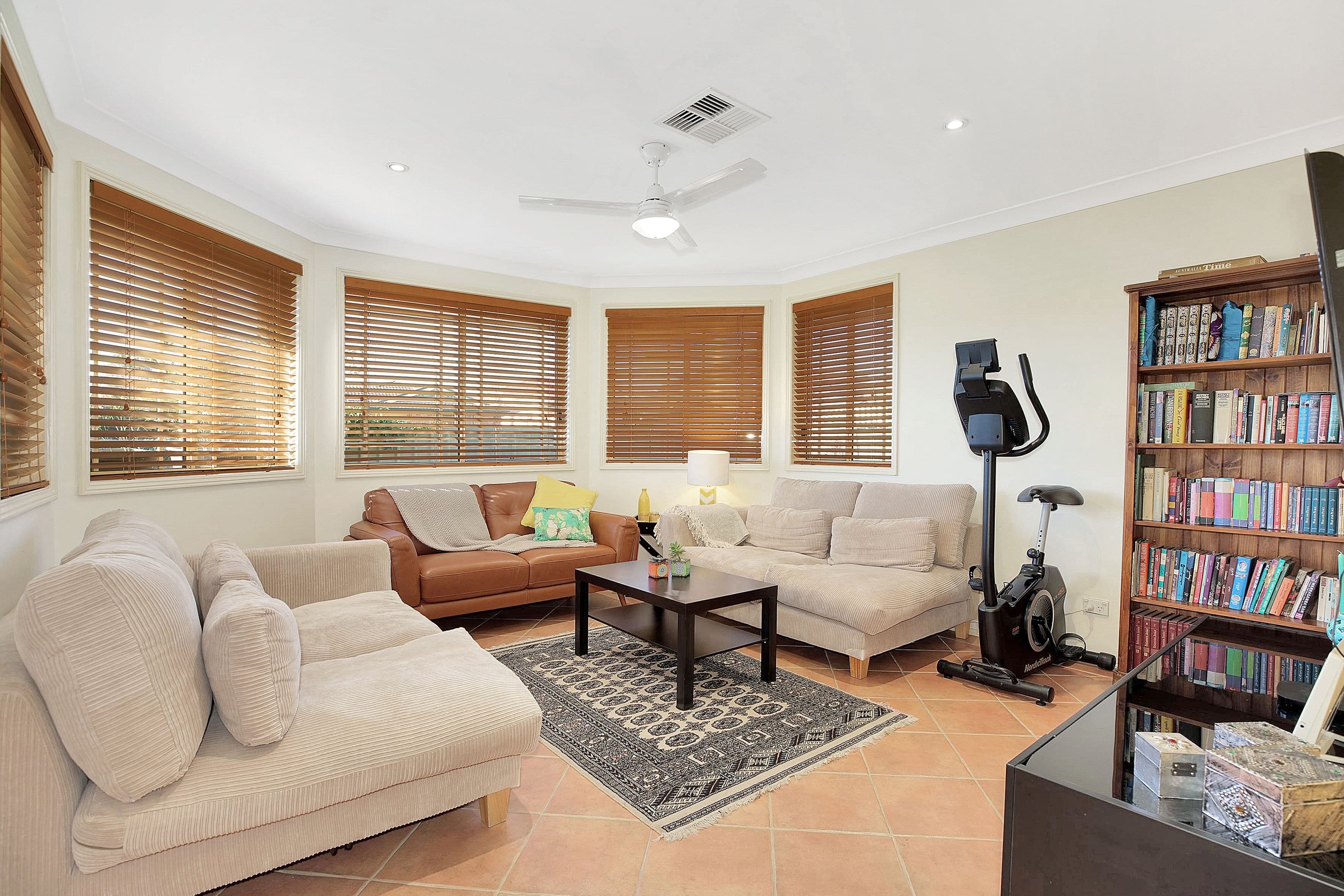 1 Winna Place, Glenmore Park NSW 2745, Glenmore Park - Thumbnail 2