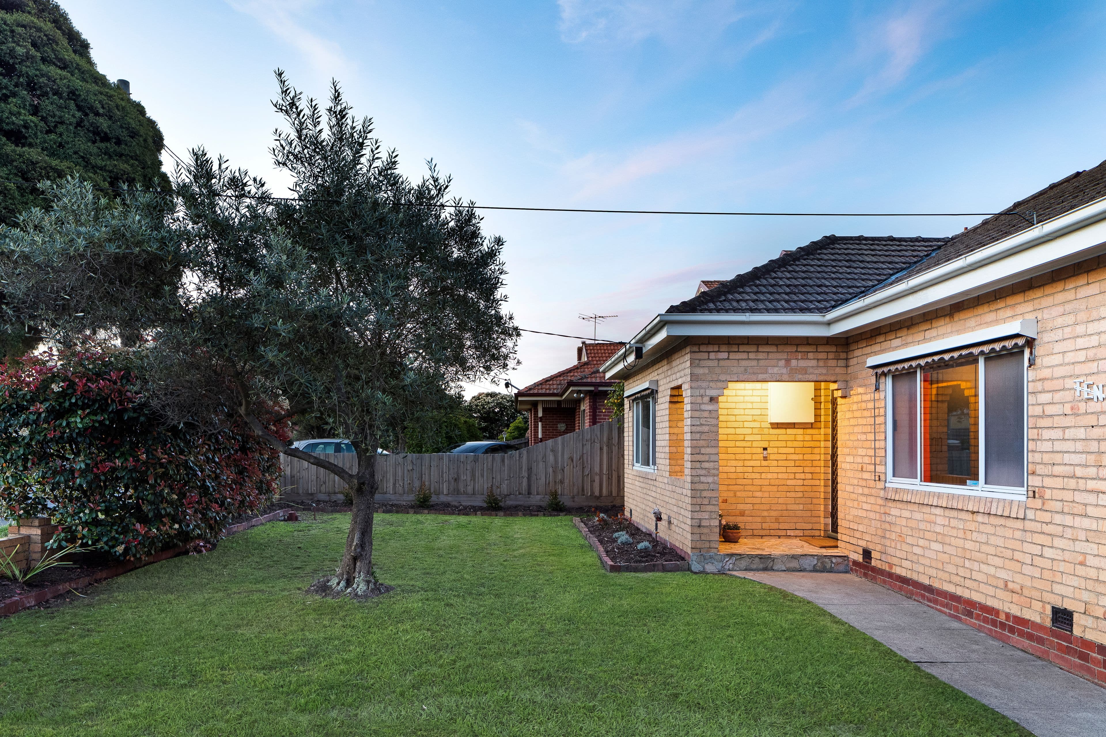 10 Wimmera Avenue, Reservoir VIC 3073, Reservoir - Thumbnail 3