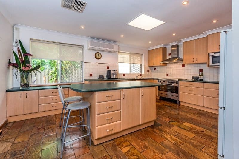 10 Gordon Road West, DIANELLA WA 6059, Dianella - Thumbnail 7