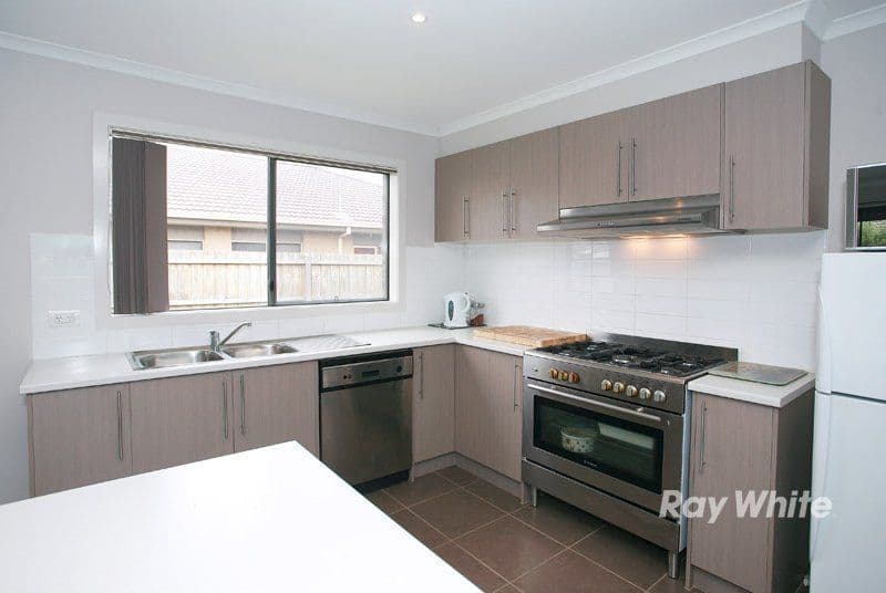 19 Hector Drive, CRANBOURNE VIC 3977, Cranbourne - Image 1