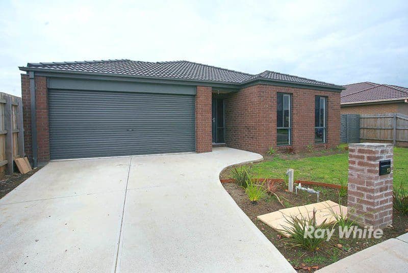 19 Hector Drive, CRANBOURNE VIC 3977, Cranbourne - Thumbnail 2