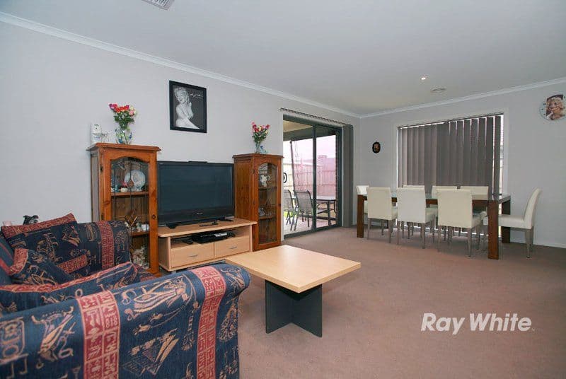 19 Hector Drive, CRANBOURNE VIC 3977, Cranbourne - Thumbnail 5
