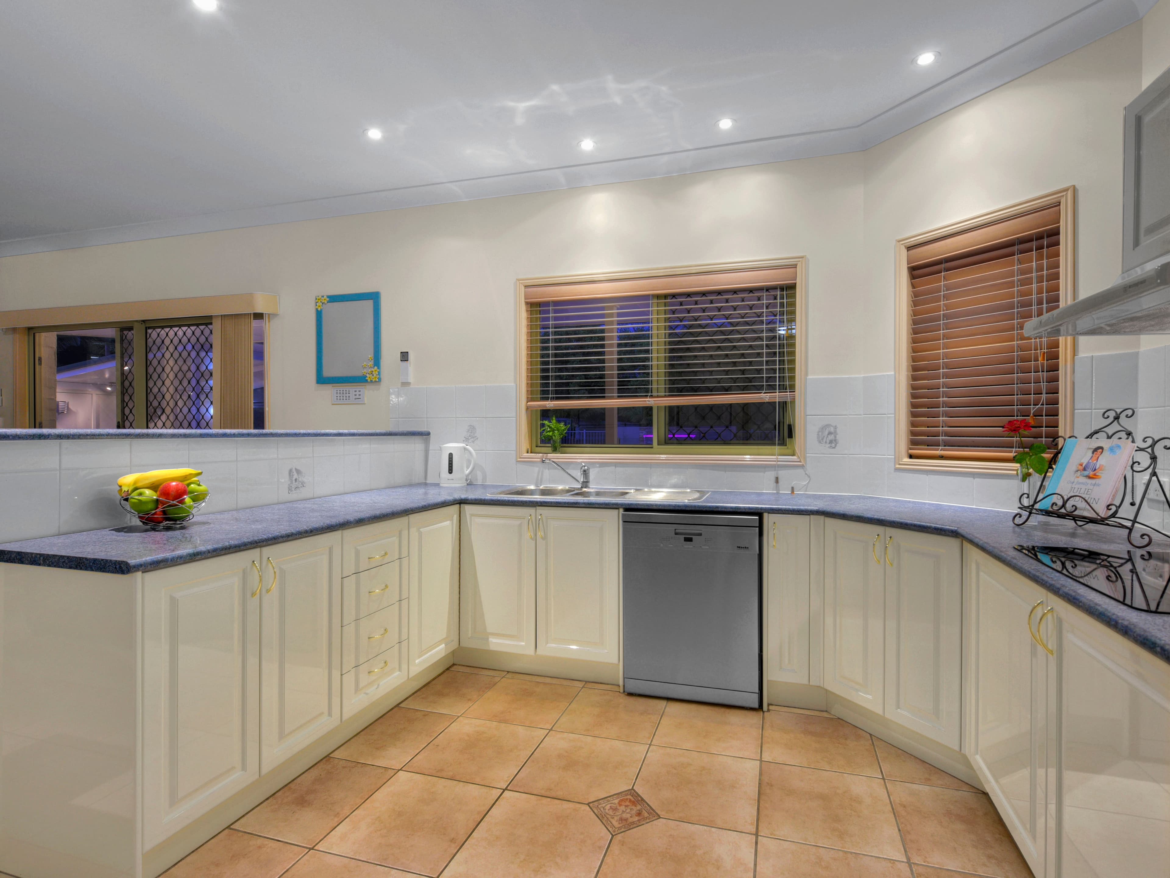 19 Dawneta Court, Warner QLD 4500, Warner - Thumbnail 8