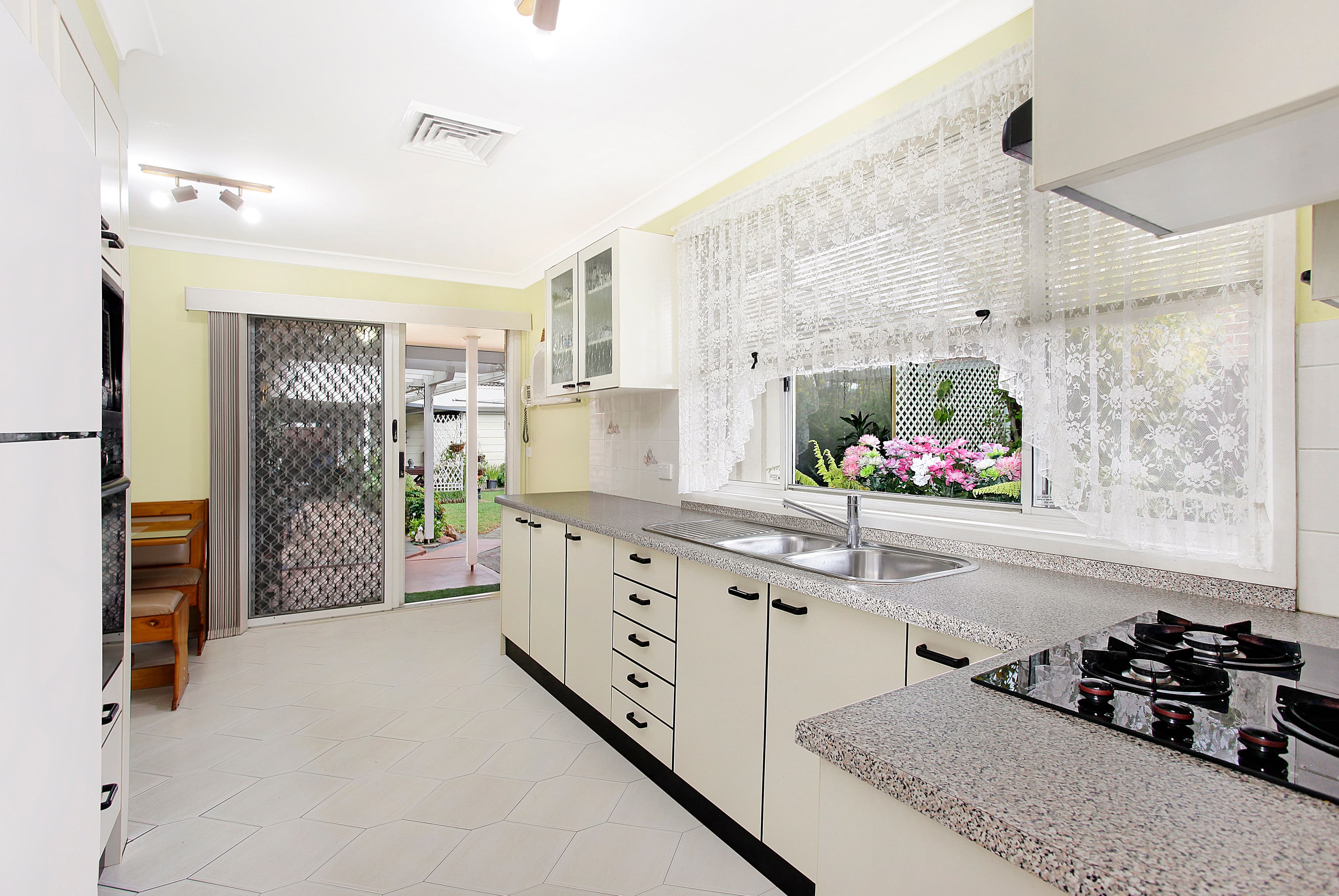2 Kosciusko Street, Bossley Park - Thumbnail 2