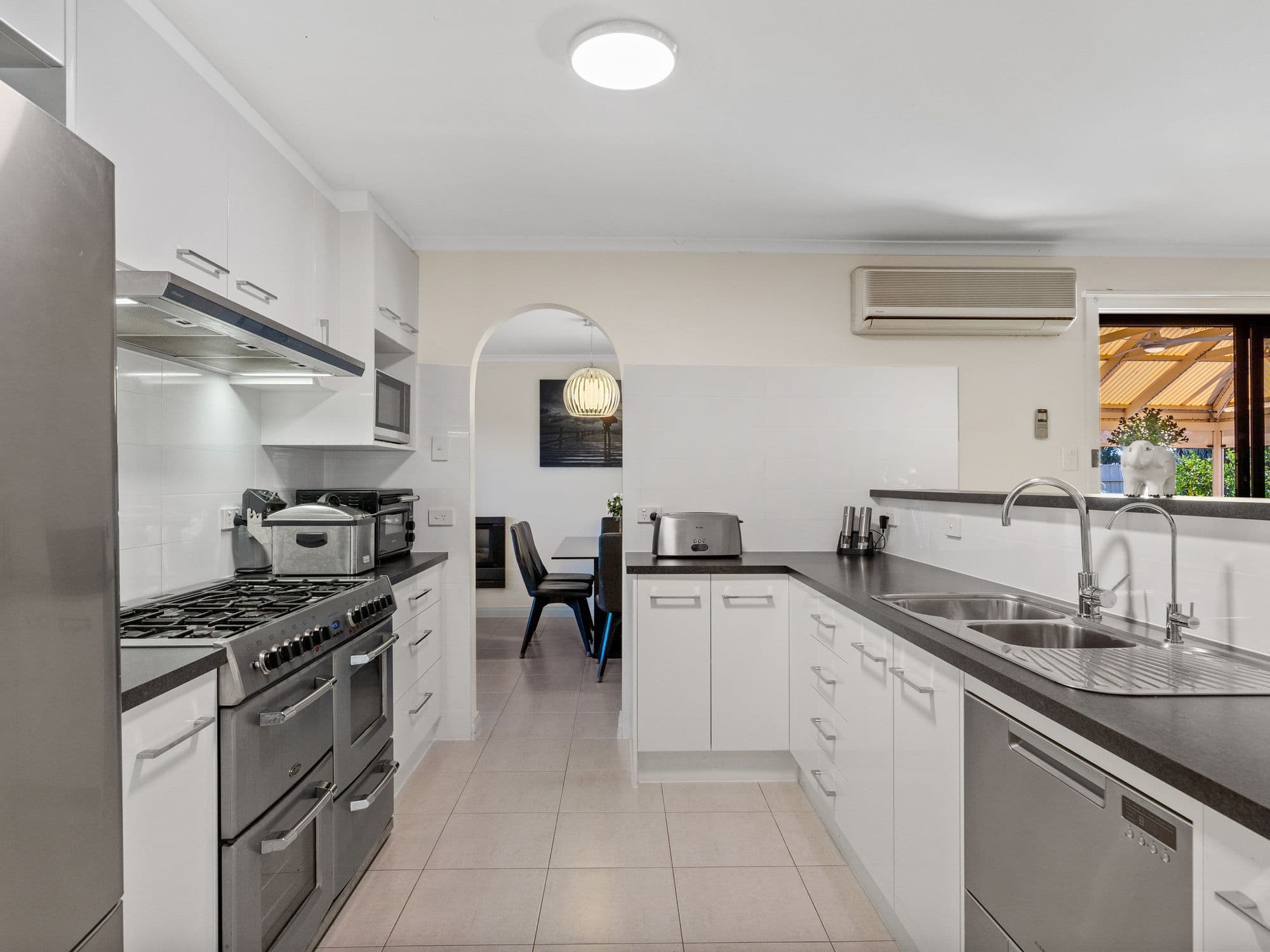 10 Queens Way, Woodcroft SA 5162, Woodcroft - Thumbnail 7