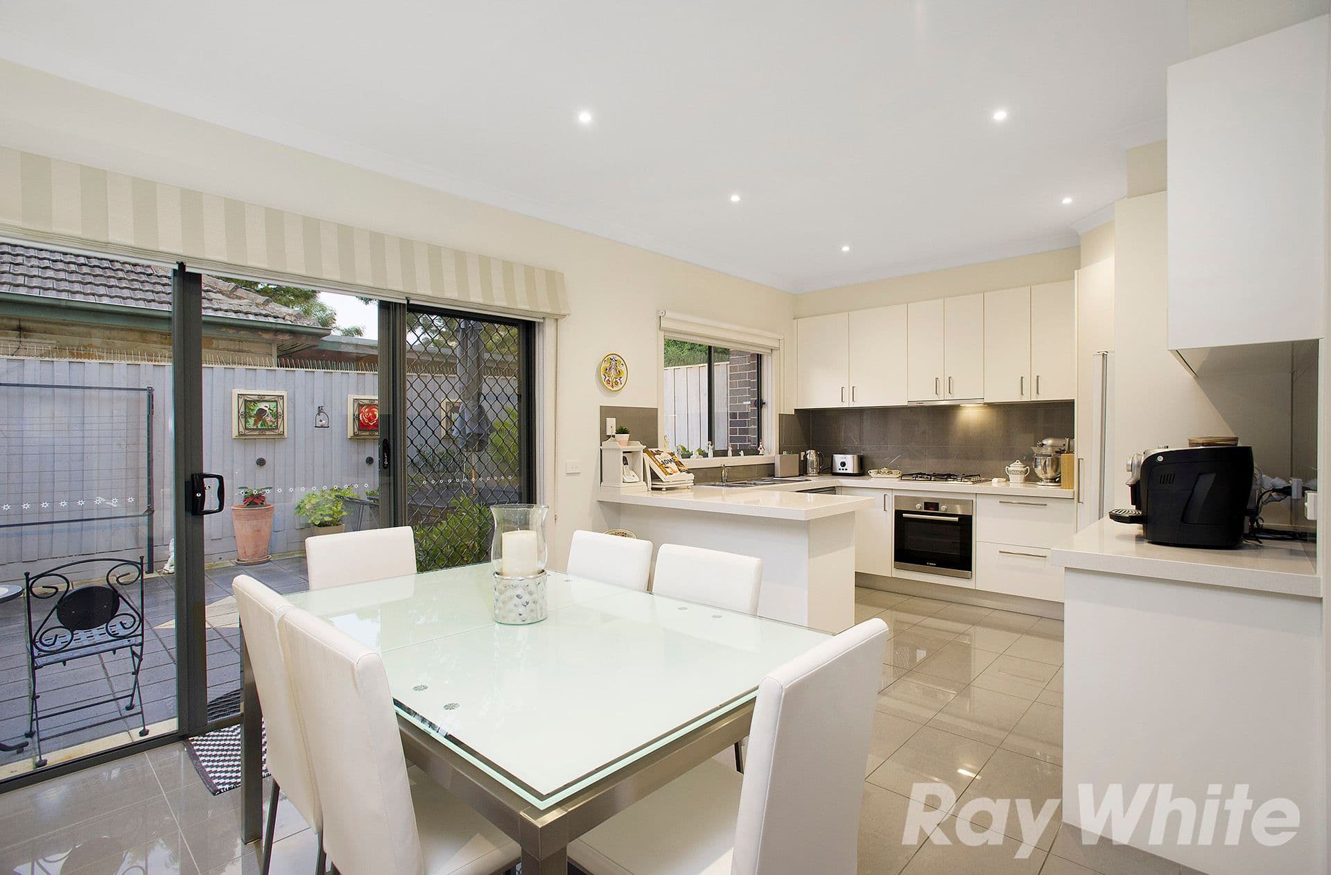 18 Garfield Street, Cheltenham VIC 3192, Cheltenham - Thumbnail 2