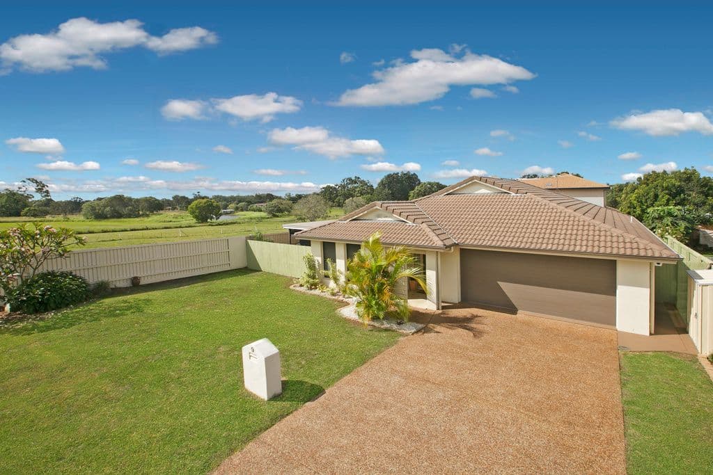 9 Mervyn Crescent, Redland Bay QLD 4165, Redland Bay - Thumbnail 2