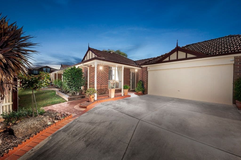 2 Mendora Crescent, Wantirna South VIC 3152, Wantirna South - Image 1
