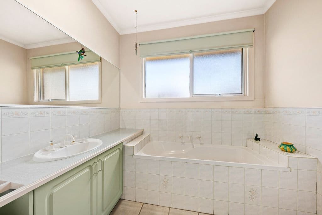 2 Mendora Crescent, Wantirna South VIC 3152, Wantirna South - Thumbnail 7