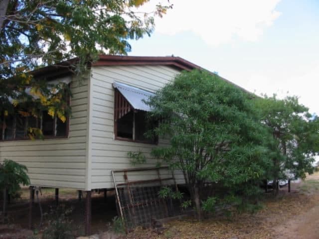 13 Swanson, HUGHENDEN QLD 4821, Hughenden - Thumbnail 2