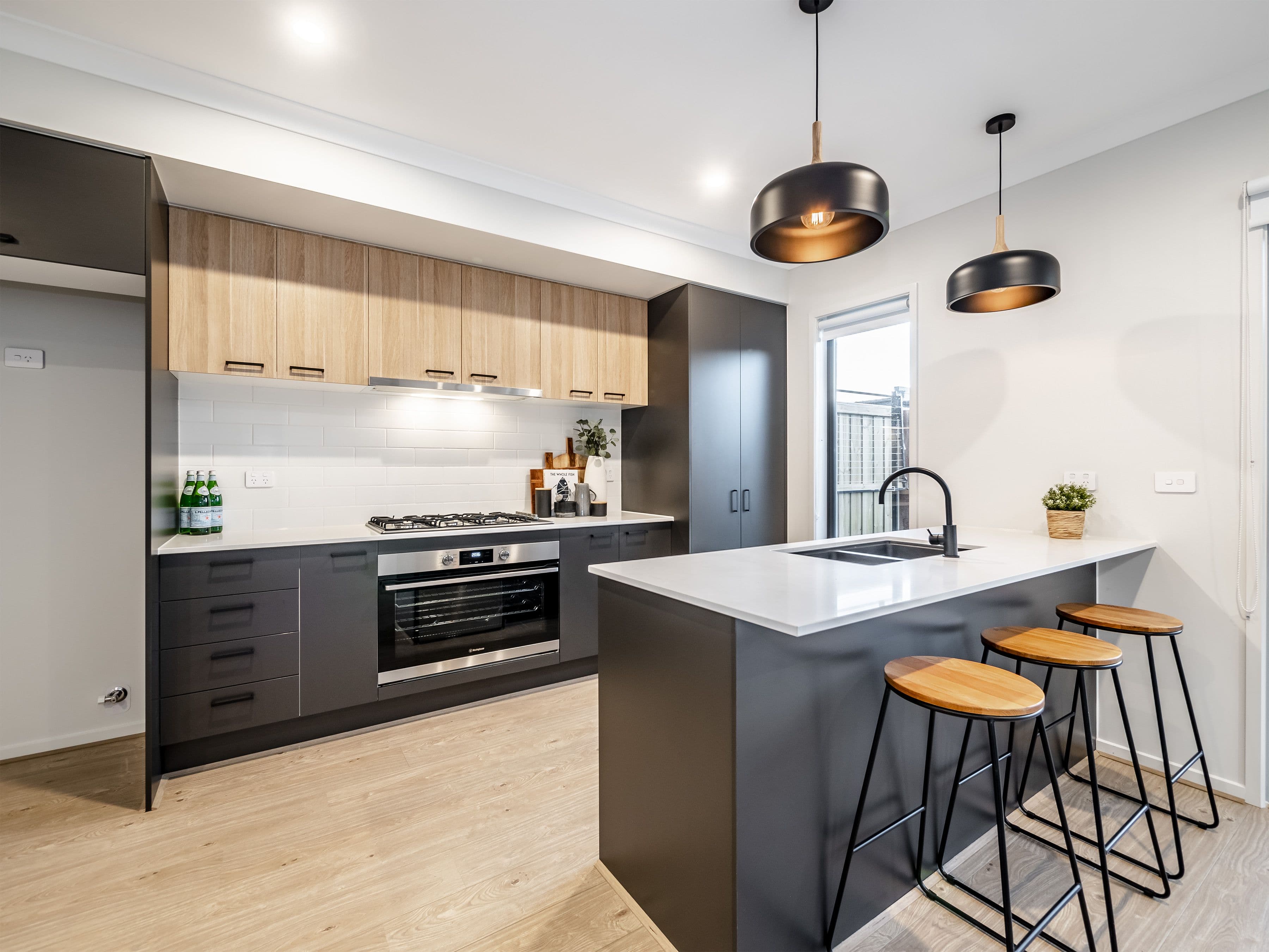 9C Thoroughbred Drive, Clyde North VIC 3978, Clyde North - Thumbnail 4