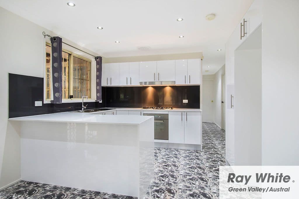 12 Corvus Road, Hinchinbrook - Thumbnail 2