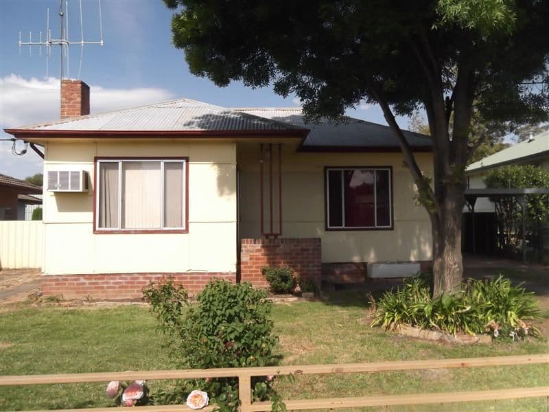 33 Darling Avenue, COWRA NSW 2794, Cowra - Thumbnail 2