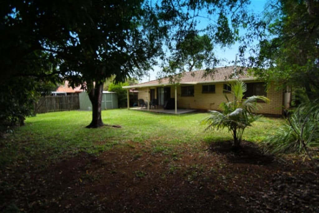 16 Gwingarra Street, WELLINGTON POINT QLD 4160, Wellington Point - Thumbnail 2