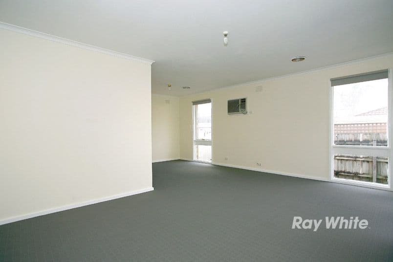 3 Fenfield Street, CRANBOURNE VIC 3977, Cranbourne - Thumbnail 2