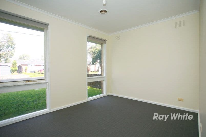 3 Fenfield Street, CRANBOURNE VIC 3977, Cranbourne - Thumbnail 4