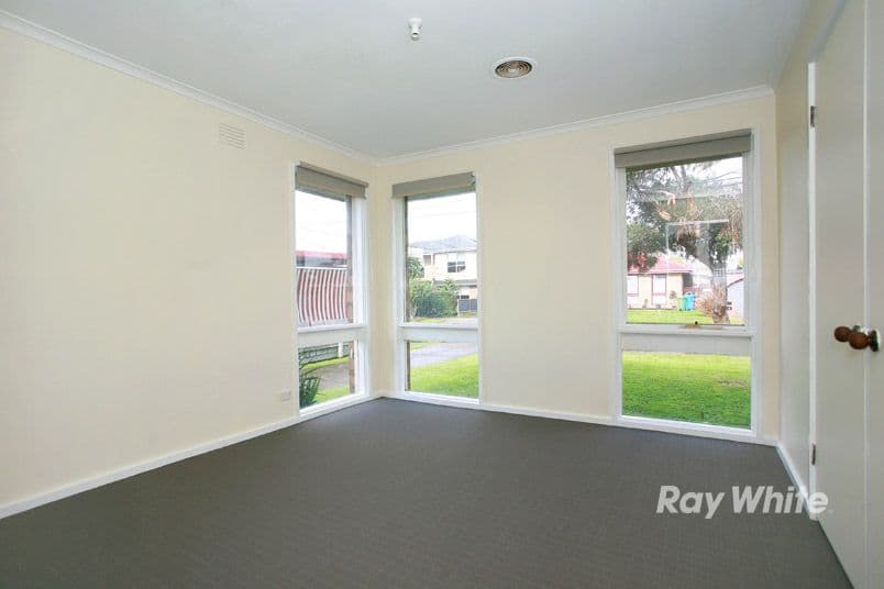 3 Fenfield Street, CRANBOURNE VIC 3977, Cranbourne - Thumbnail 6