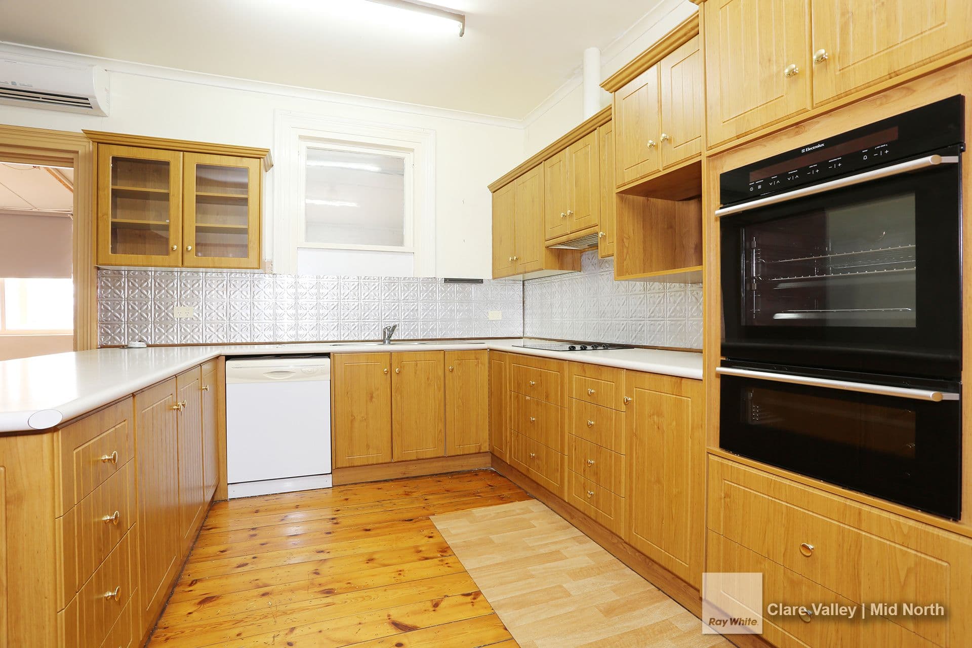 24 Howe Street, Balaklava SA 5461, Balaklava - Thumbnail 2