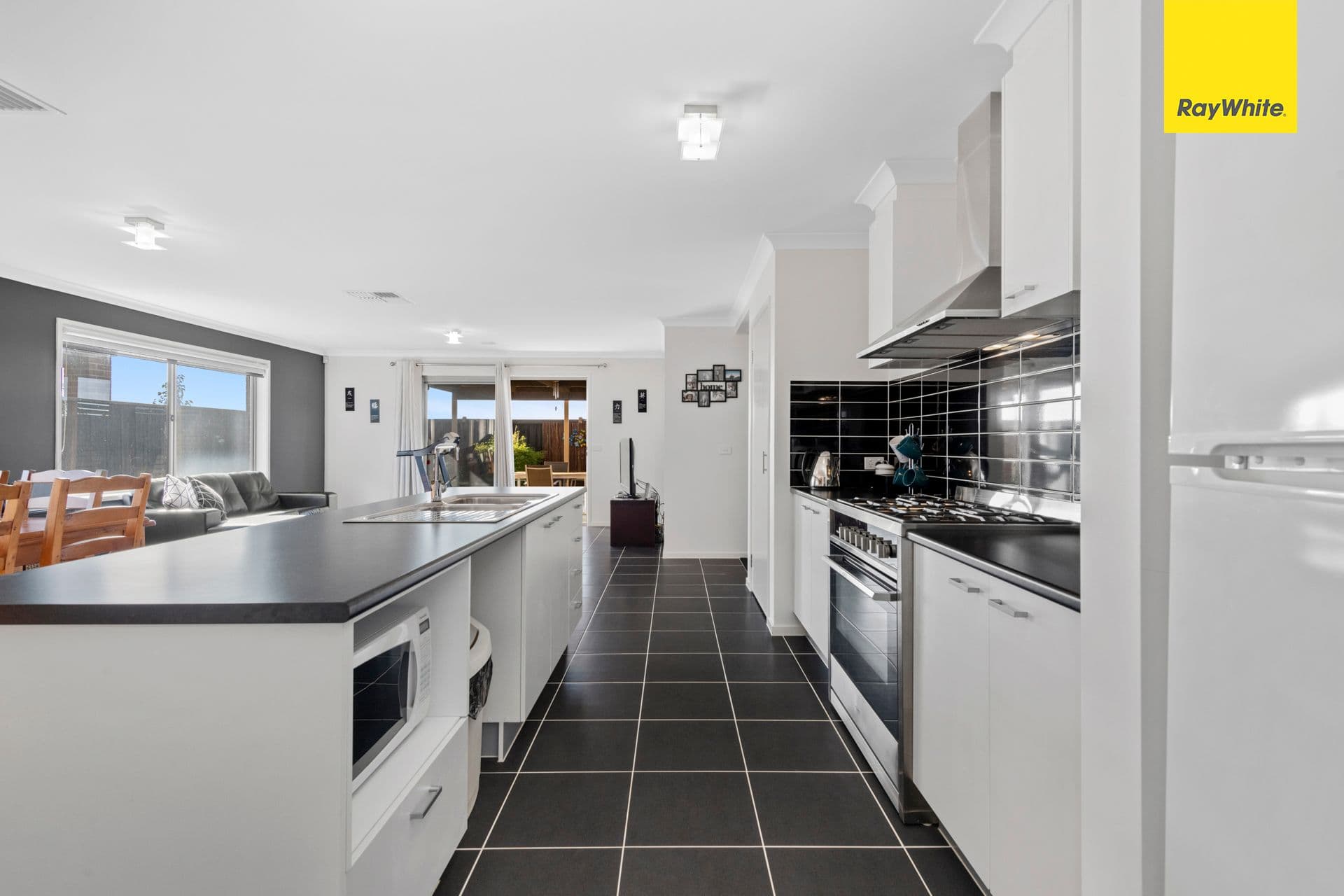 12 Blakewater Crescent, WEIR VIEWS VIC 3338, Weir Views - Thumbnail 7