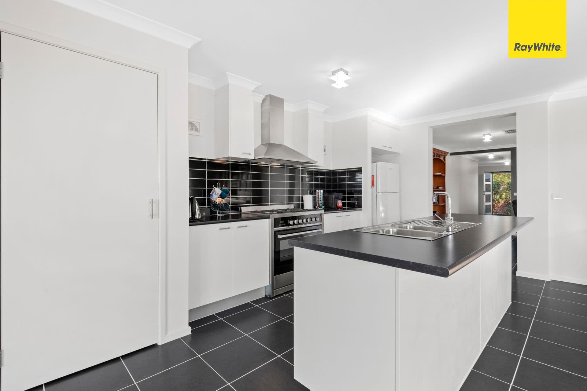 12 Blakewater Crescent, WEIR VIEWS VIC 3338, Weir Views - Thumbnail 8