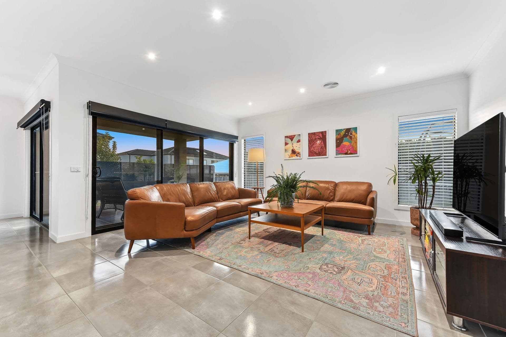 69 Ellaroo Circuit, Clyde North VIC 3978, Clyde North - Thumbnail 4