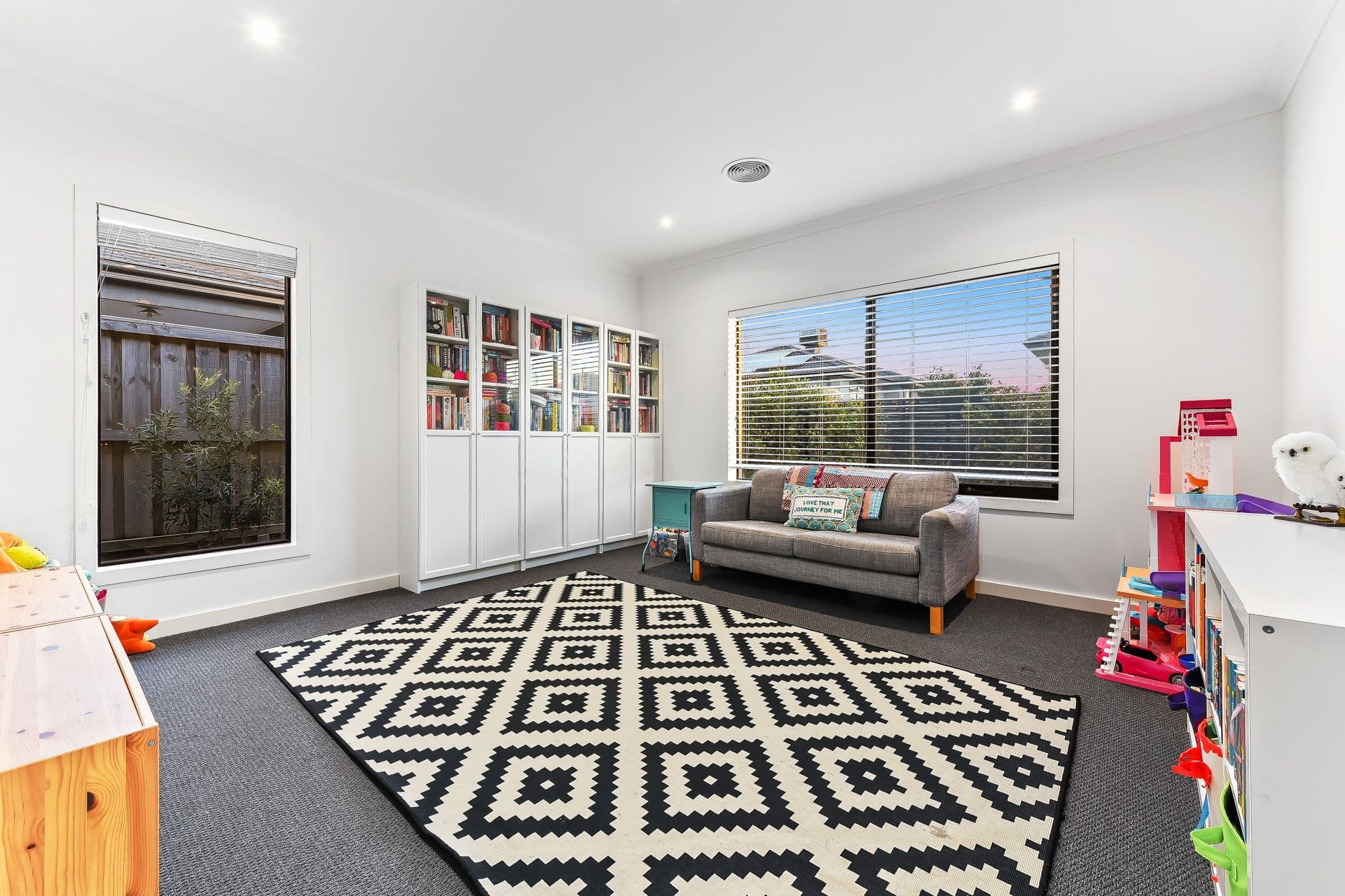 69 Ellaroo Circuit, Clyde North VIC 3978, Clyde North - Thumbnail 8