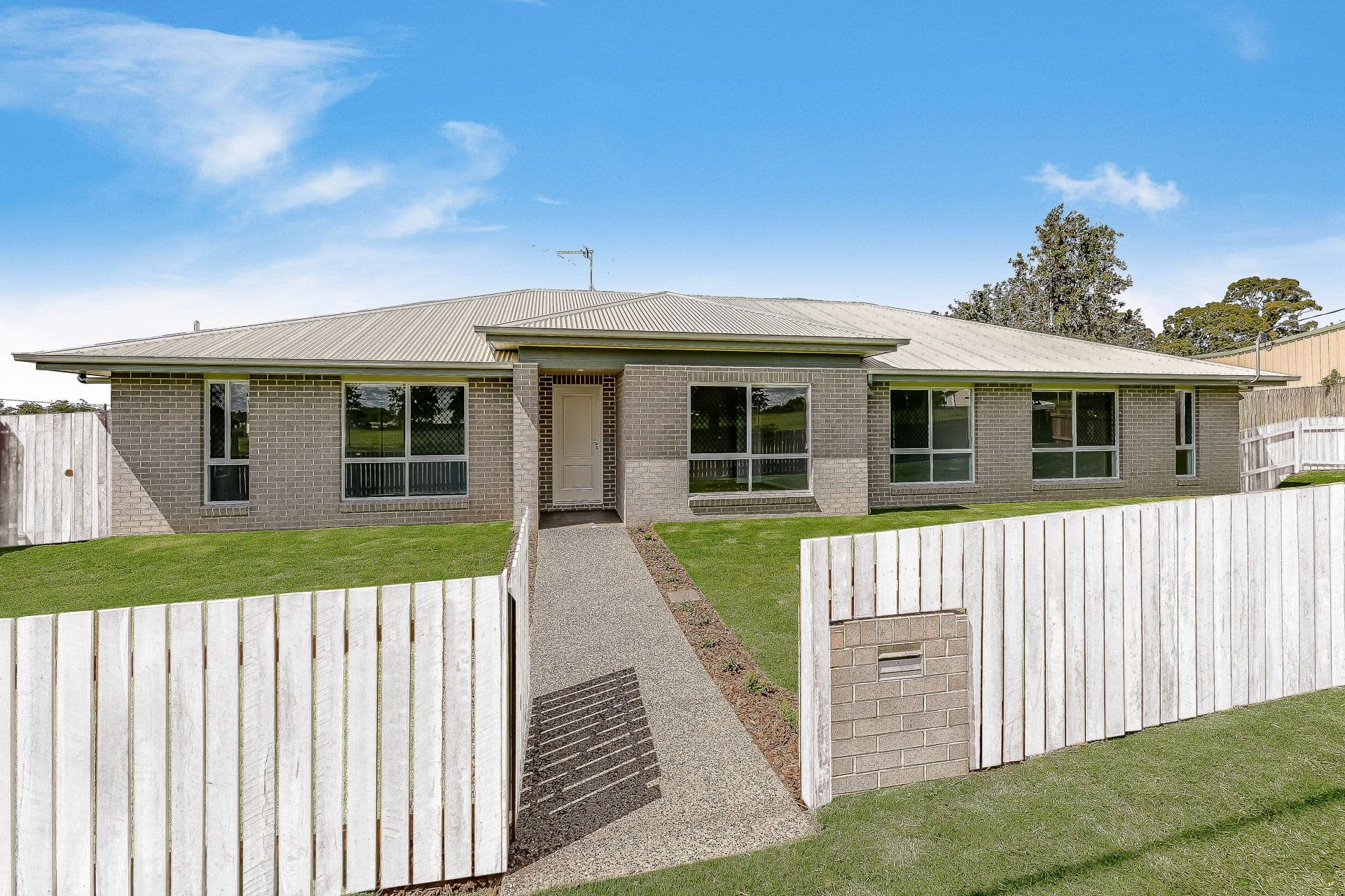 404 Mackenzie Street, Middle Ridge QLD 4350, Middle Ridge - Image 1