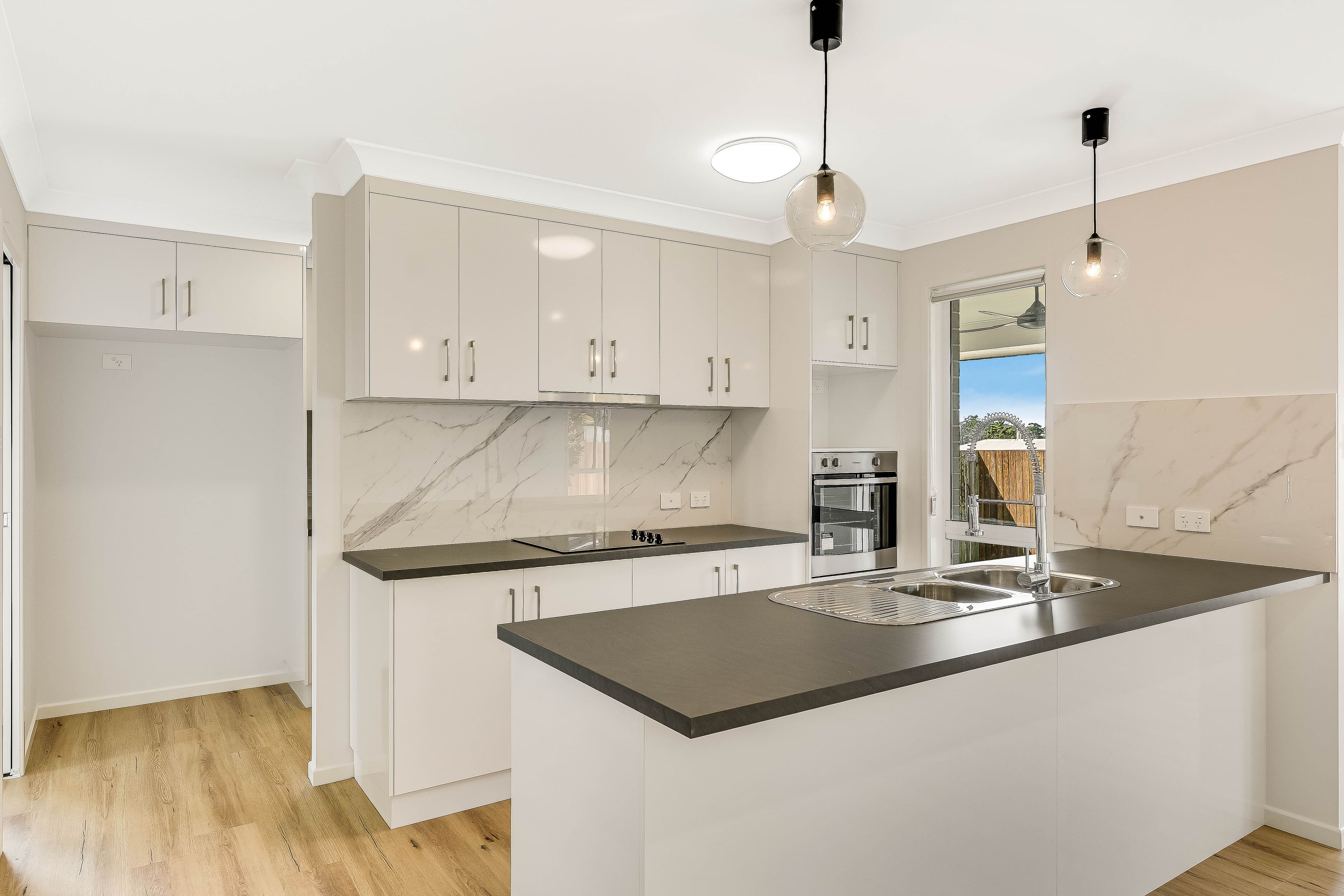 404 Mackenzie Street, Middle Ridge QLD 4350, Middle Ridge - Thumbnail 4