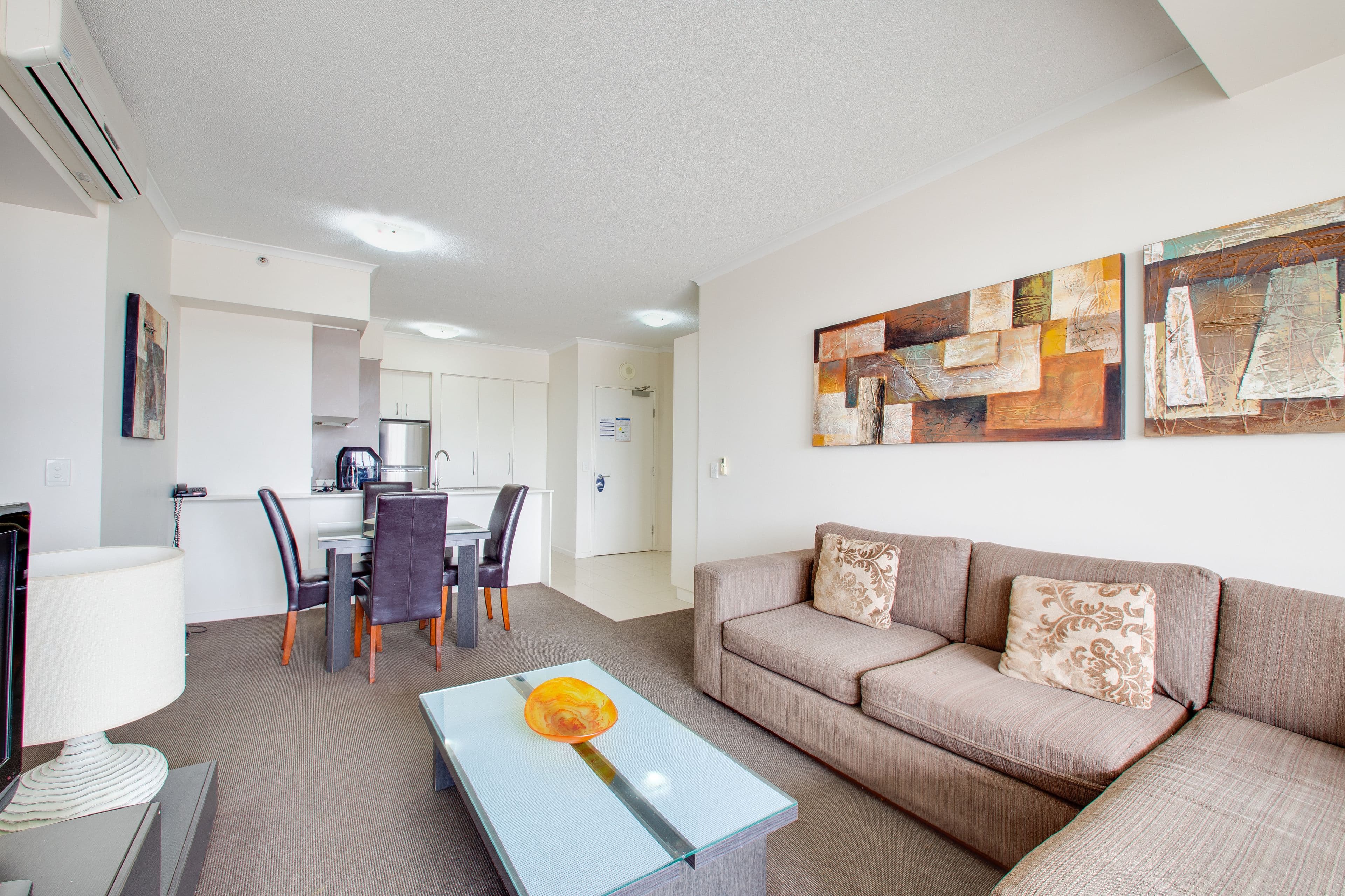 11 Ellenborough Street, Ipswich QLD 4305, Ipswich - Thumbnail 2