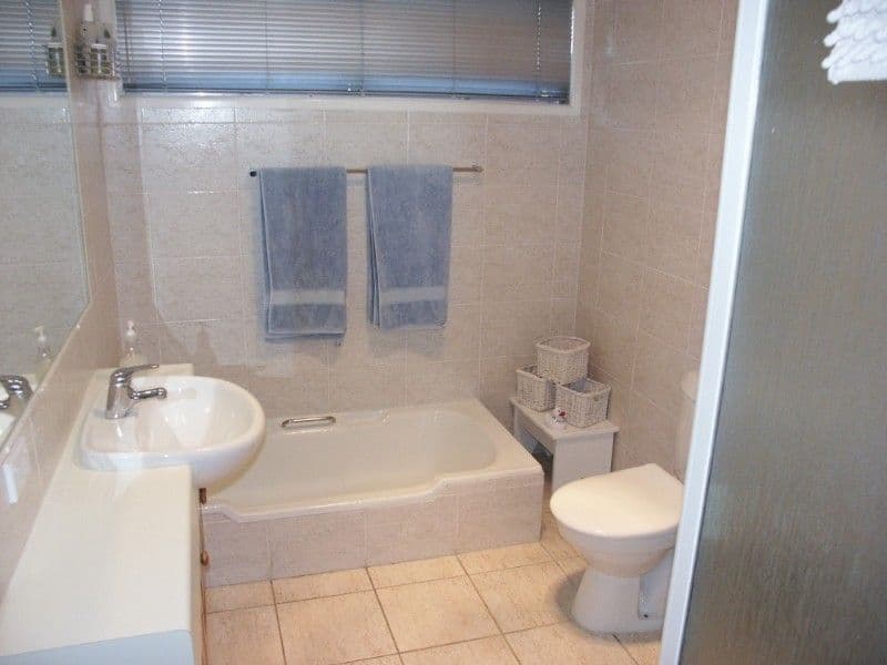 1 Caladenia Court, EVERTON HILLS QLD 4053, Everton Hills - Thumbnail 8