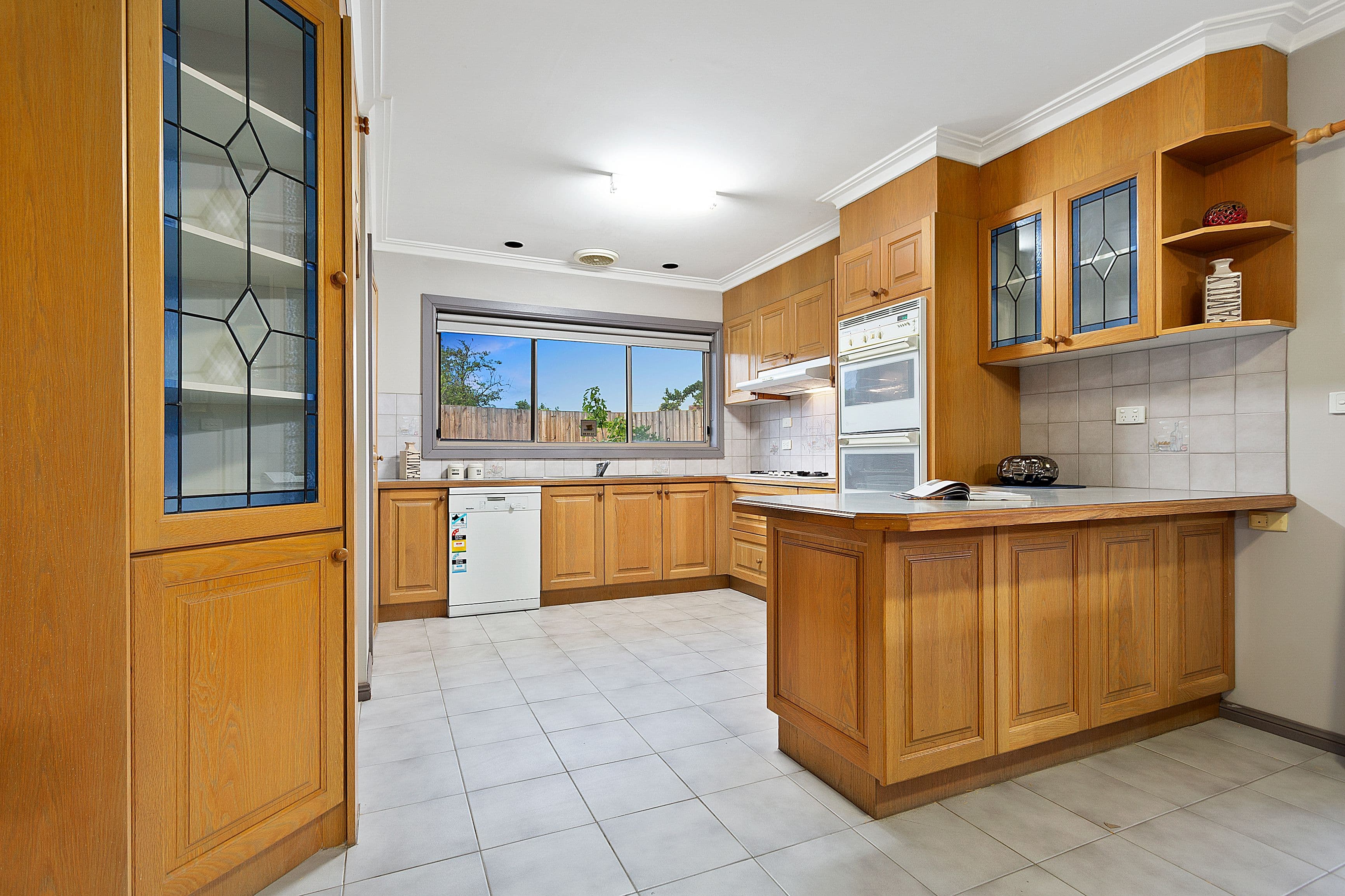 18 Kenthurst Court, Mill Park VIC 3082, Mill Park - Thumbnail 2