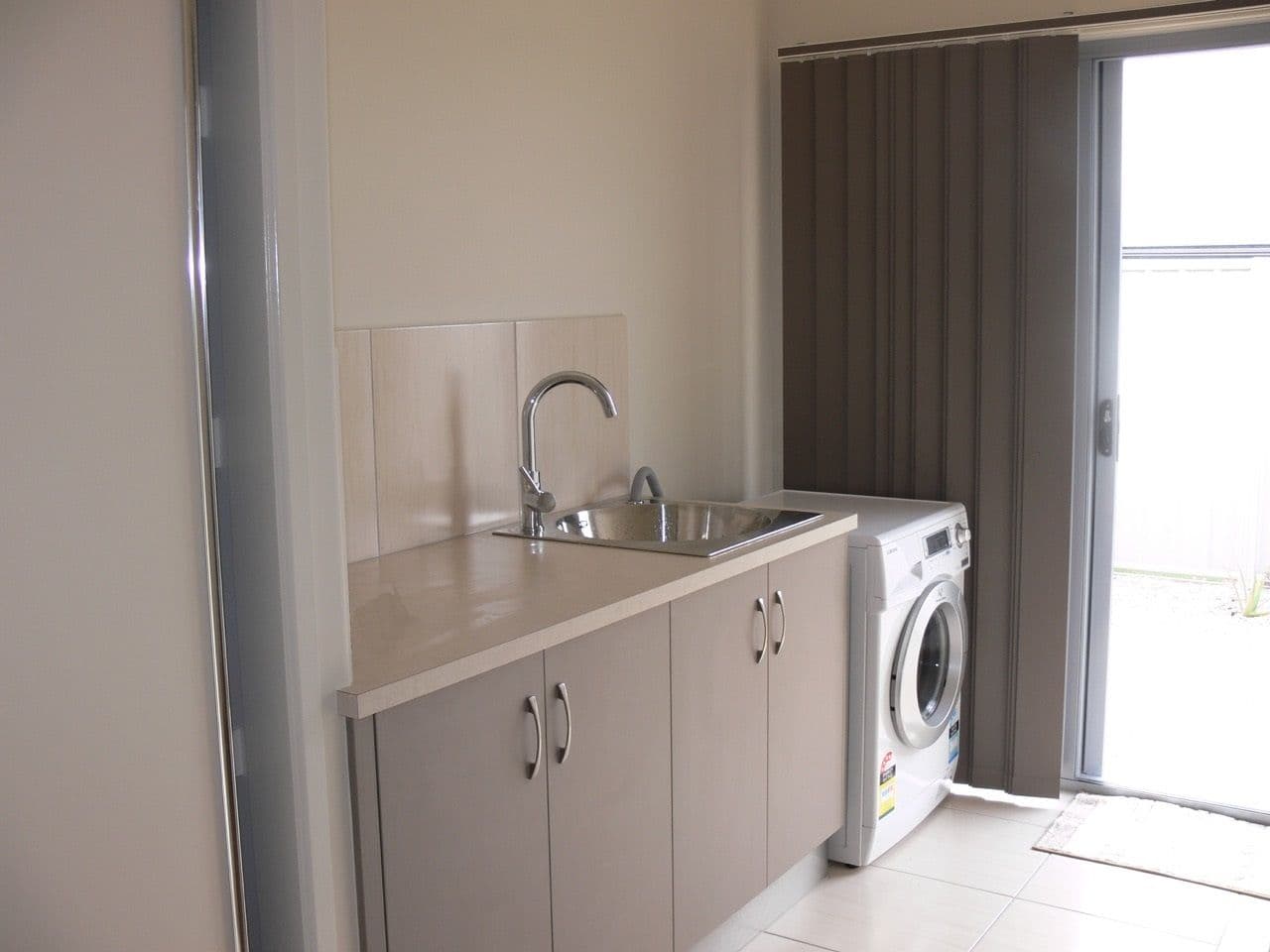15 Saville Street, Emerald QLD 4720, Emerald - Thumbnail 5