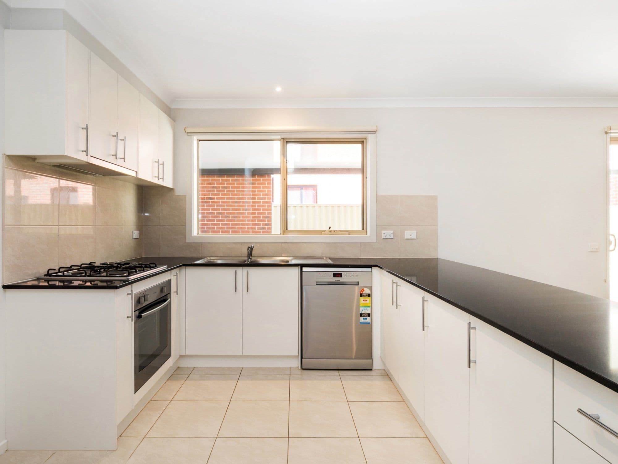 15 Ballymena Crescent, Cranbourne East VIC 3977, Cranbourne East - Thumbnail 2