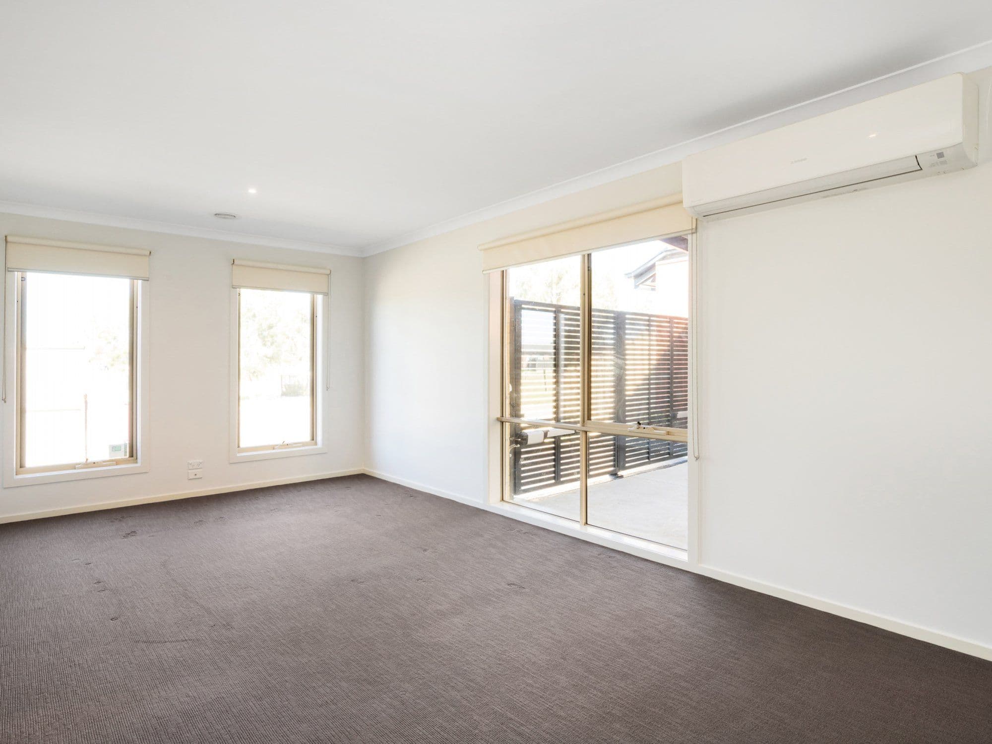 15 Ballymena Crescent, Cranbourne East VIC 3977, Cranbourne East - Thumbnail 4