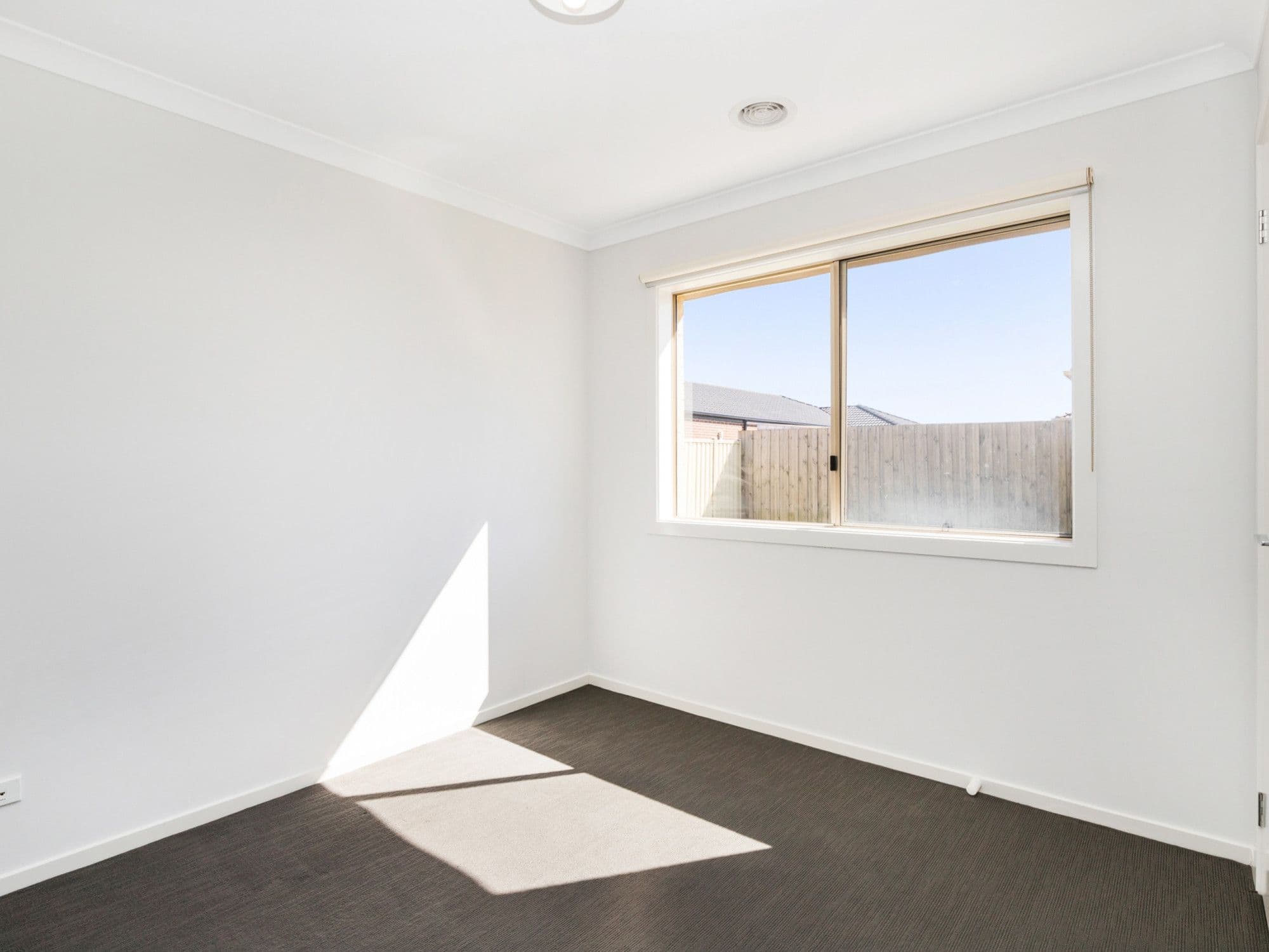 15 Ballymena Crescent, Cranbourne East VIC 3977, Cranbourne East - Thumbnail 7