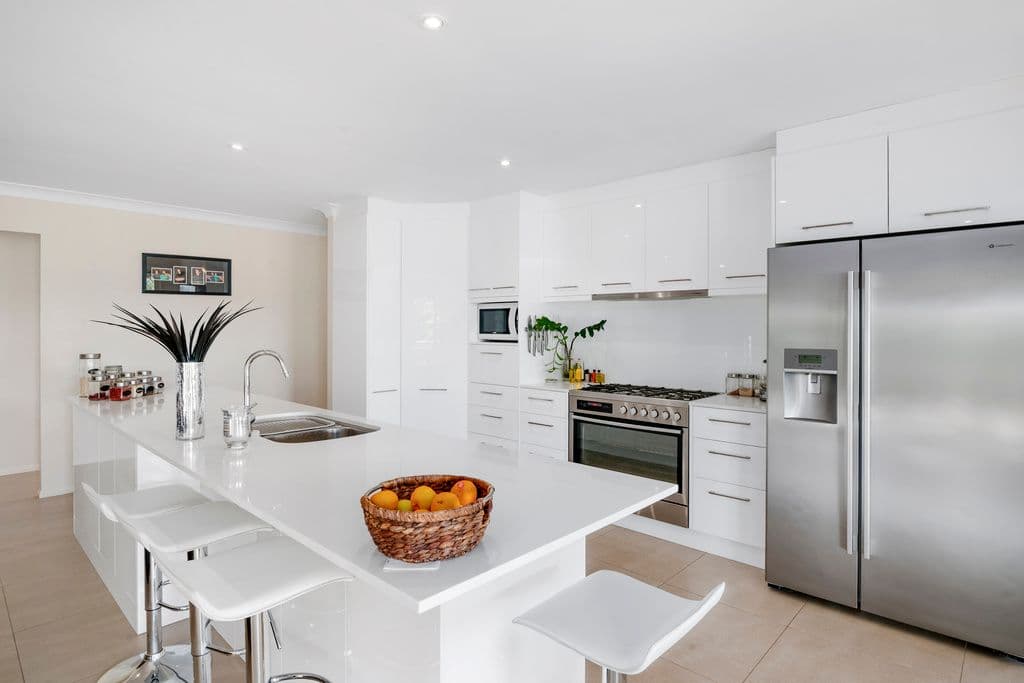 3 Gracilis Court, Elanora QLD 4221, Elanora - Thumbnail 2