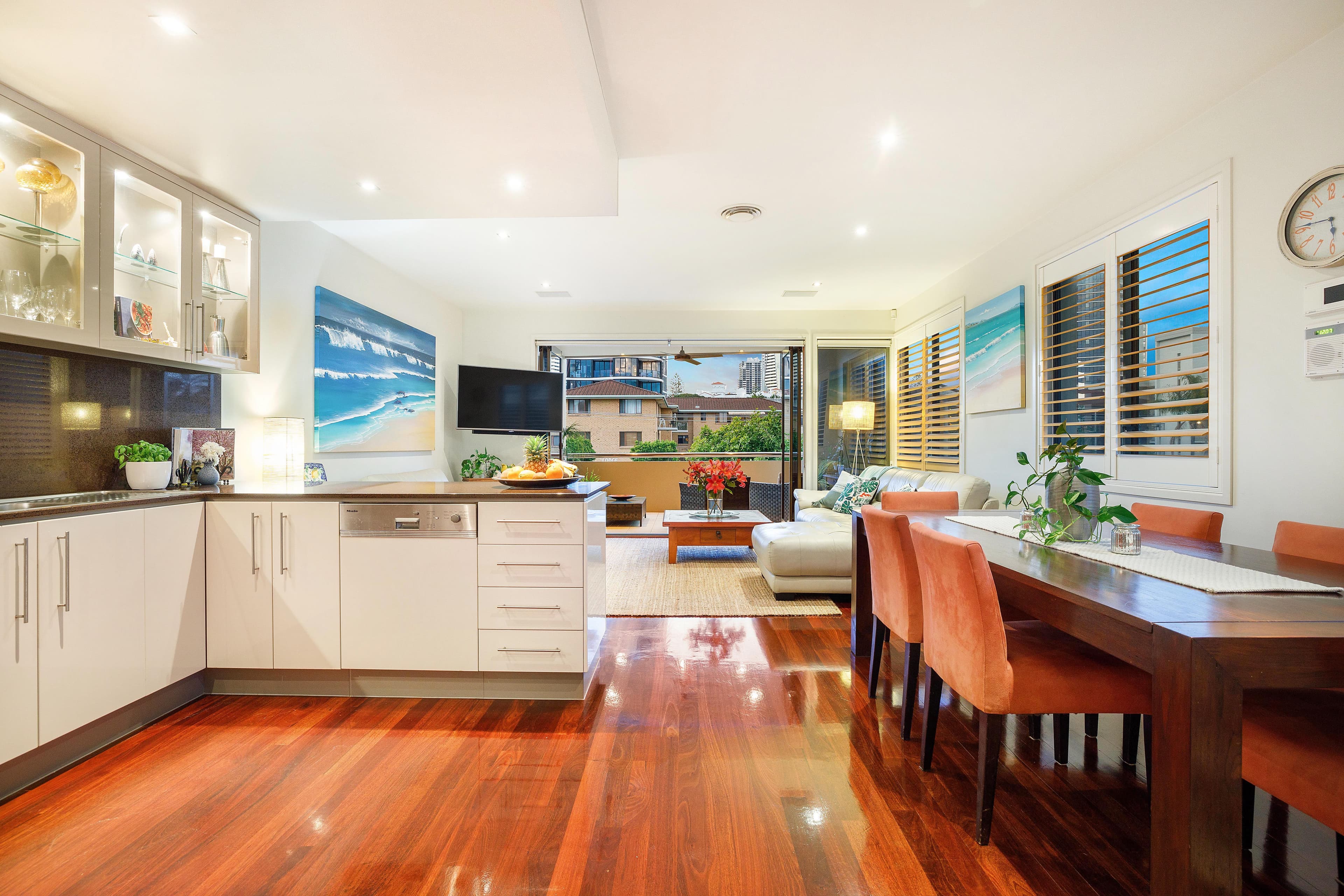 28 Armrick Avenue, Broadbeach QLD 4218, Broadbeach - Thumbnail 2
