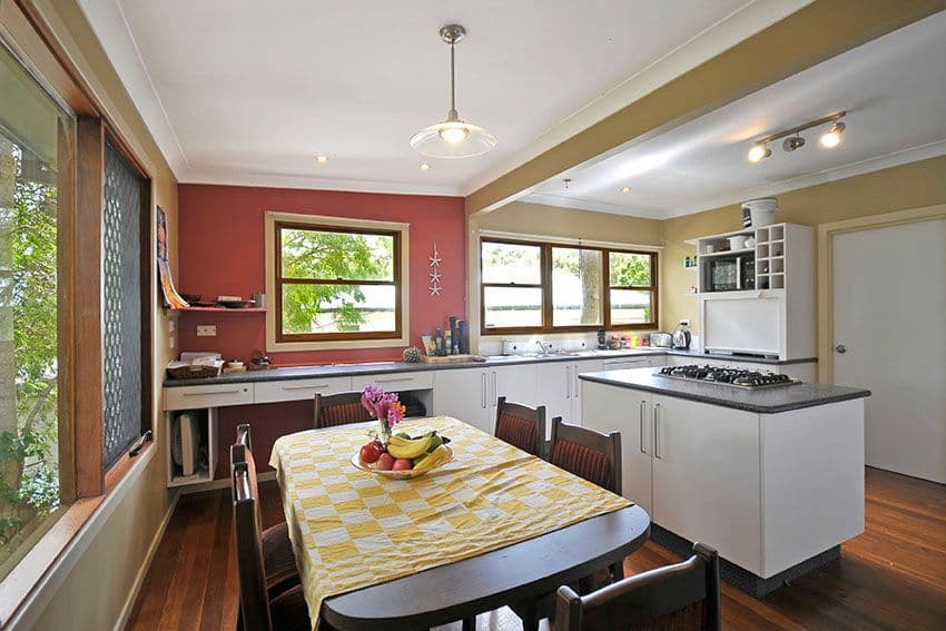 212 Ocean Parade, BURLEIGH HEADS QLD 4220, Burleigh Heads - Thumbnail 3