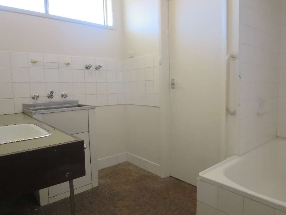 311 Moore Street, Lavington NSW 2641, Lavington - Thumbnail 7